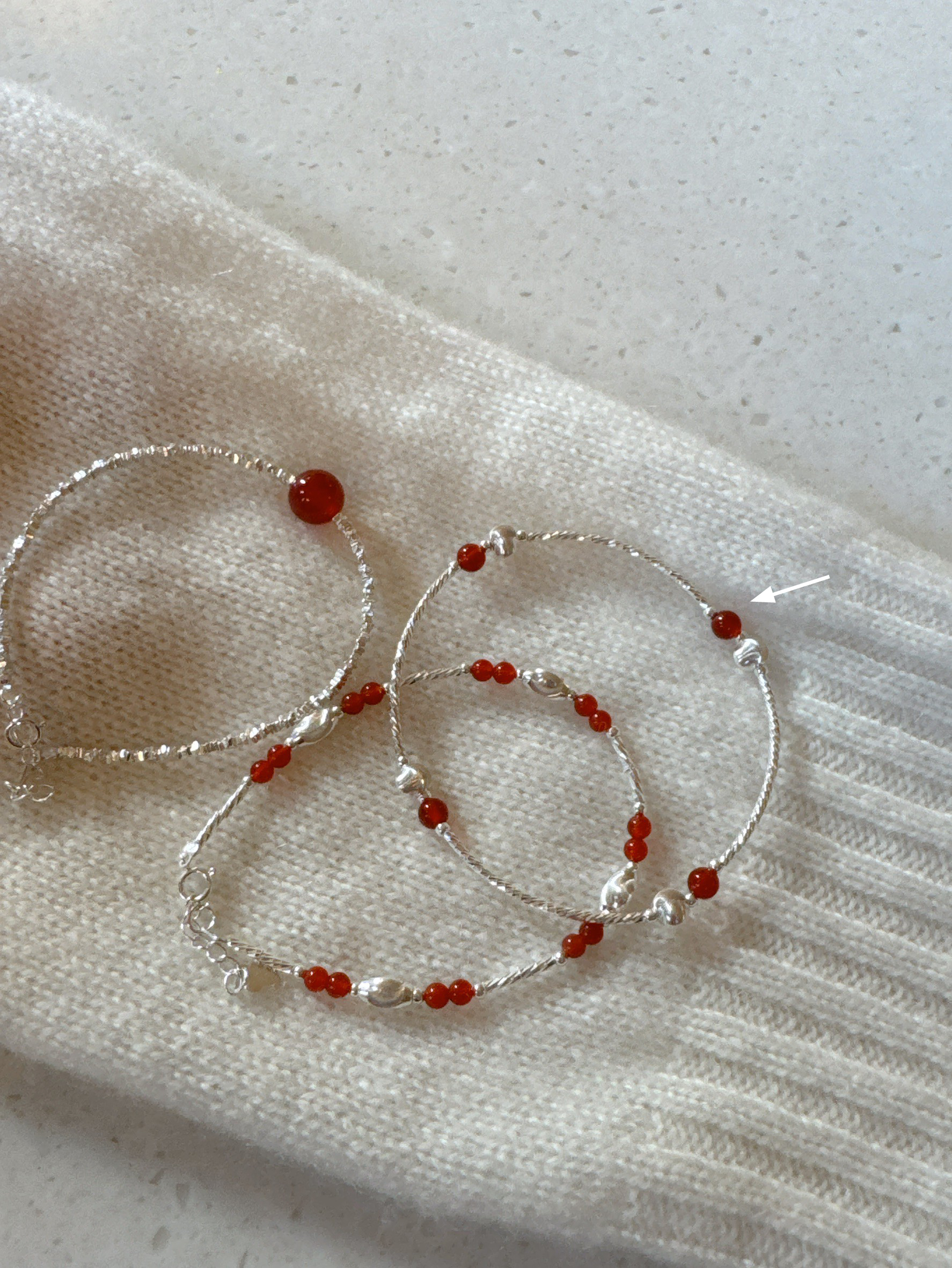 A28.925純銀小幸運紅瑪瑙螺旋銀球彈性手鍊