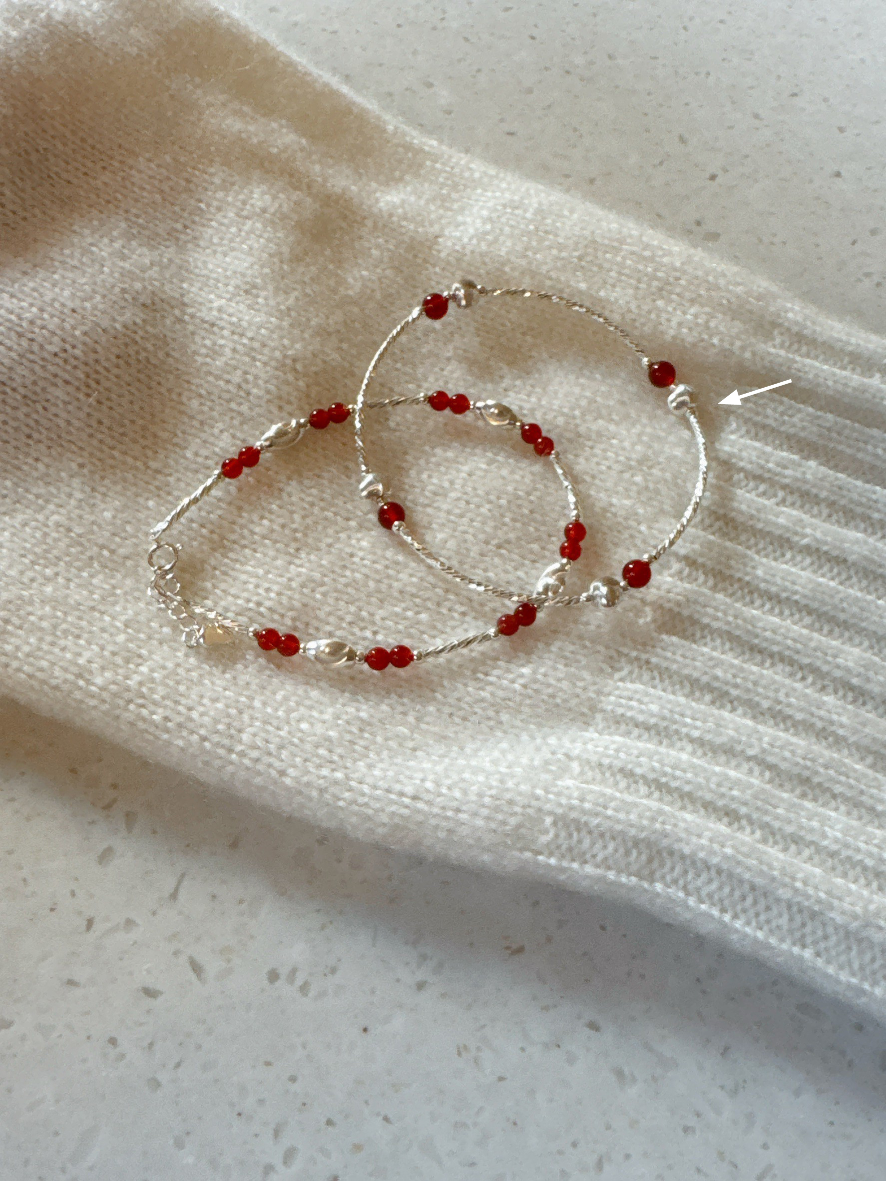 A28.925純銀小幸運紅瑪瑙螺旋銀球彈性手鍊