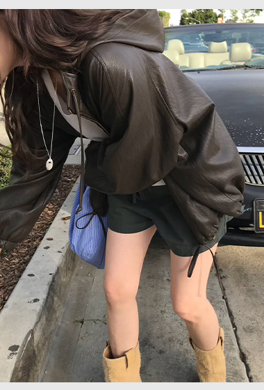 A98.小V家輕量連帽可拆PU皮外套