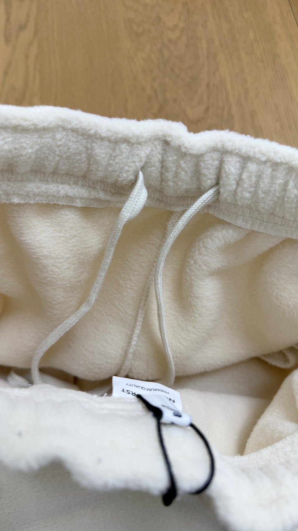 小臉歐膩刷毛縮口褲