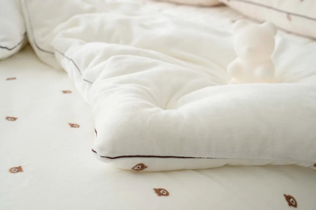 A01.可愛熊熊冬日絨毛枕頭套(單入)