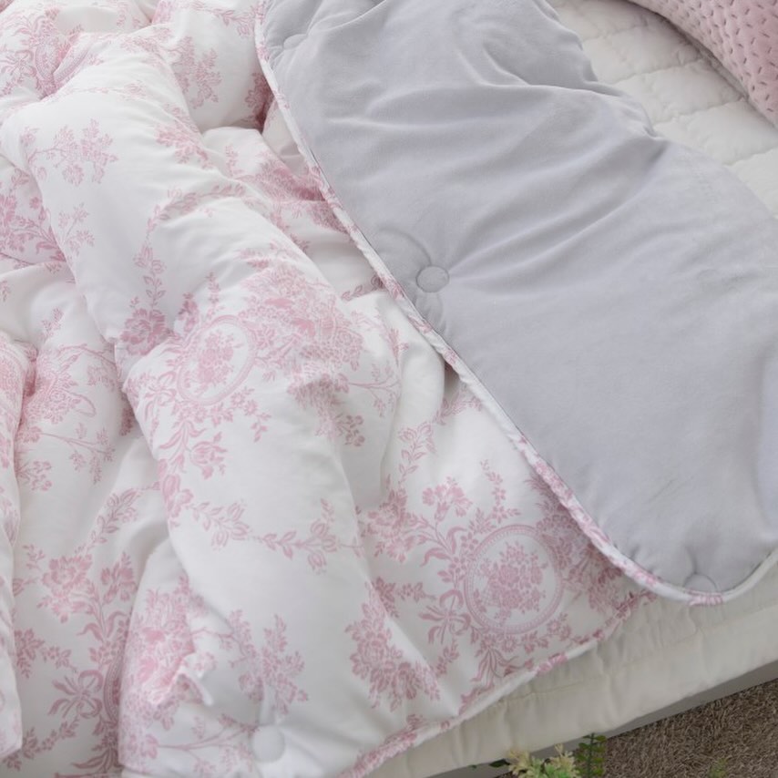 A29.古典花卉蝴蝶結雙人被Q