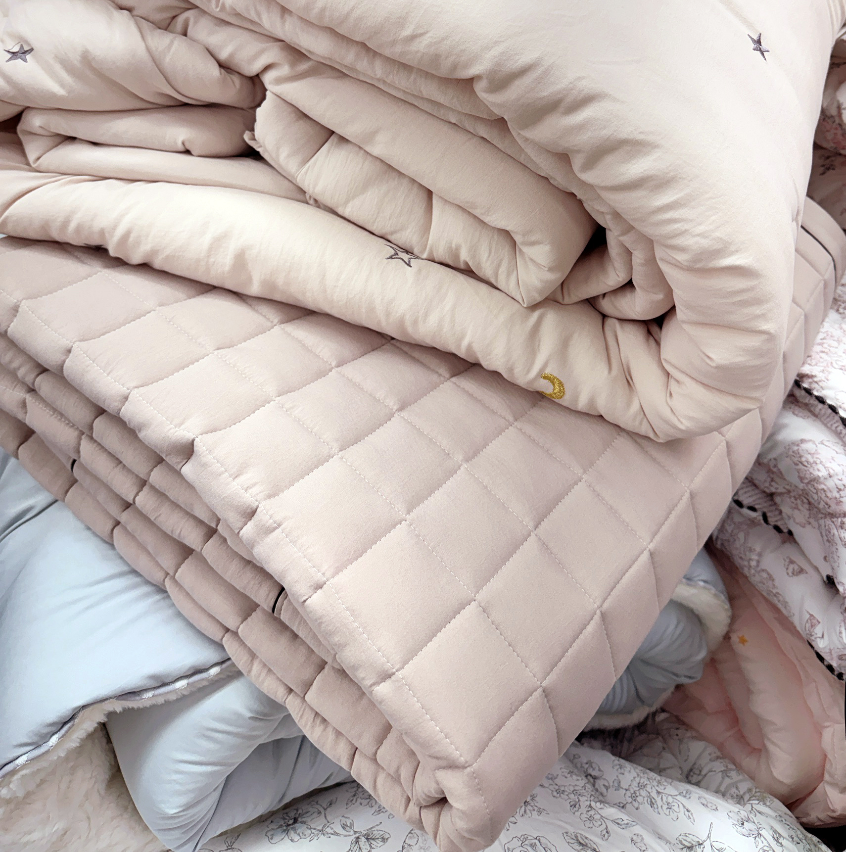 A12.素雅方格單人床墊S