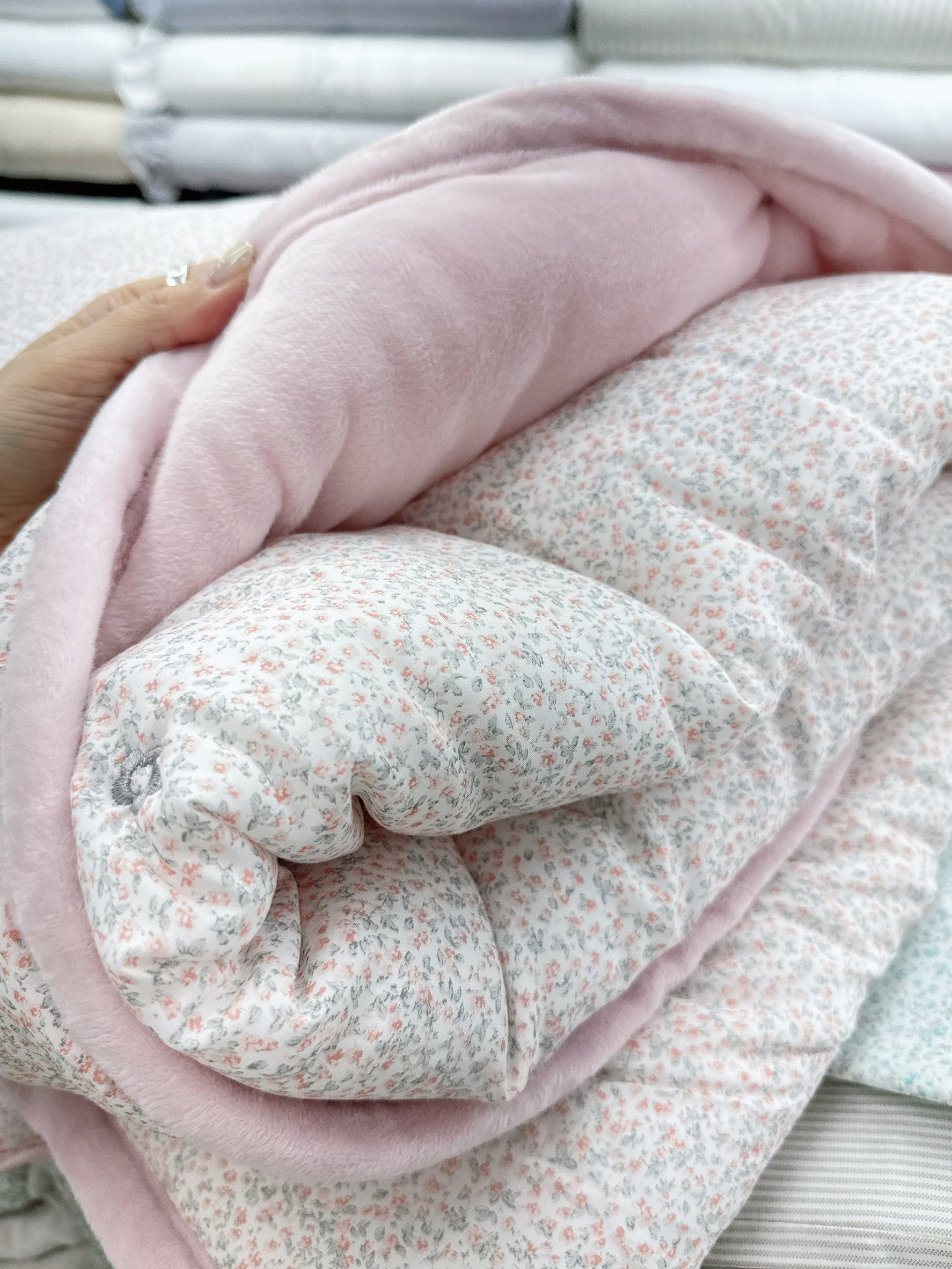 A39.雅緻小碎花單面絨毛雙人被Q