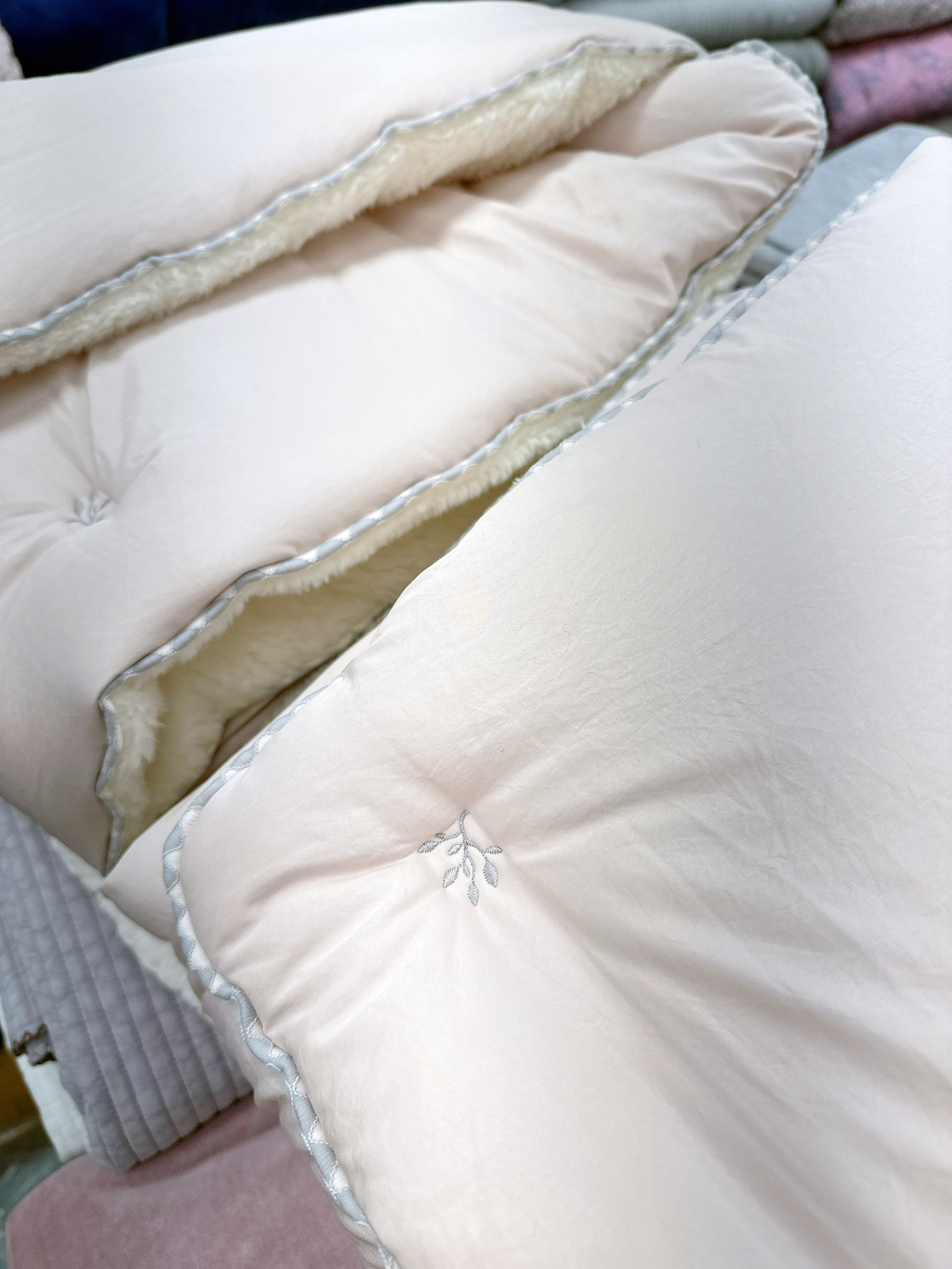 A31.花草小刺繡單面絨毛單人被S