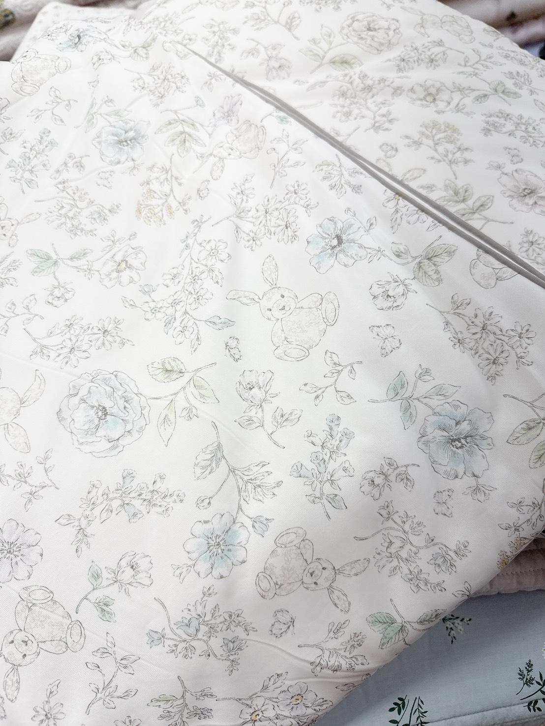 B45.可愛花叢小兔涼感雙人被Q