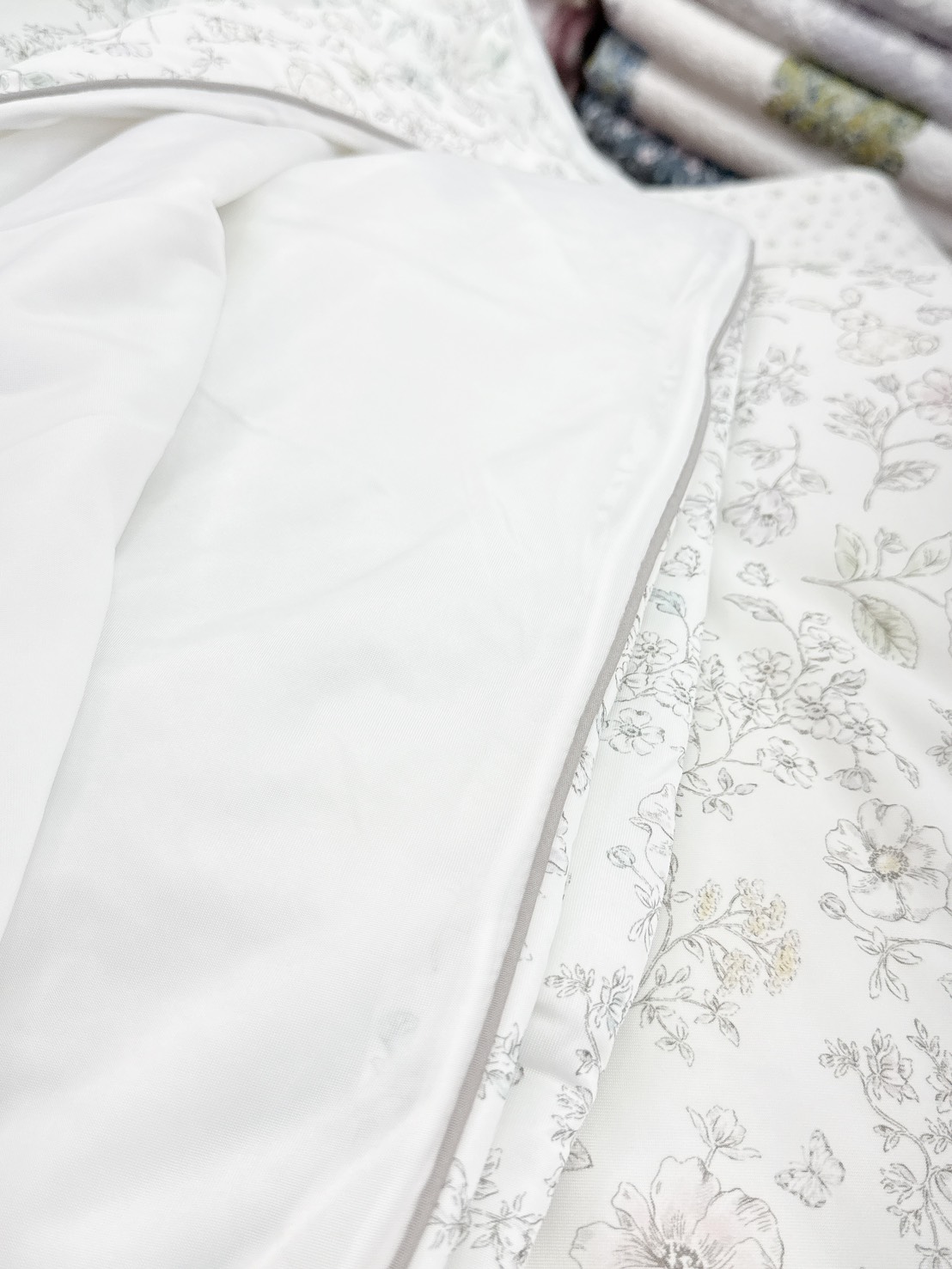 B43.可愛花叢小兔涼感枕頭套(單入)