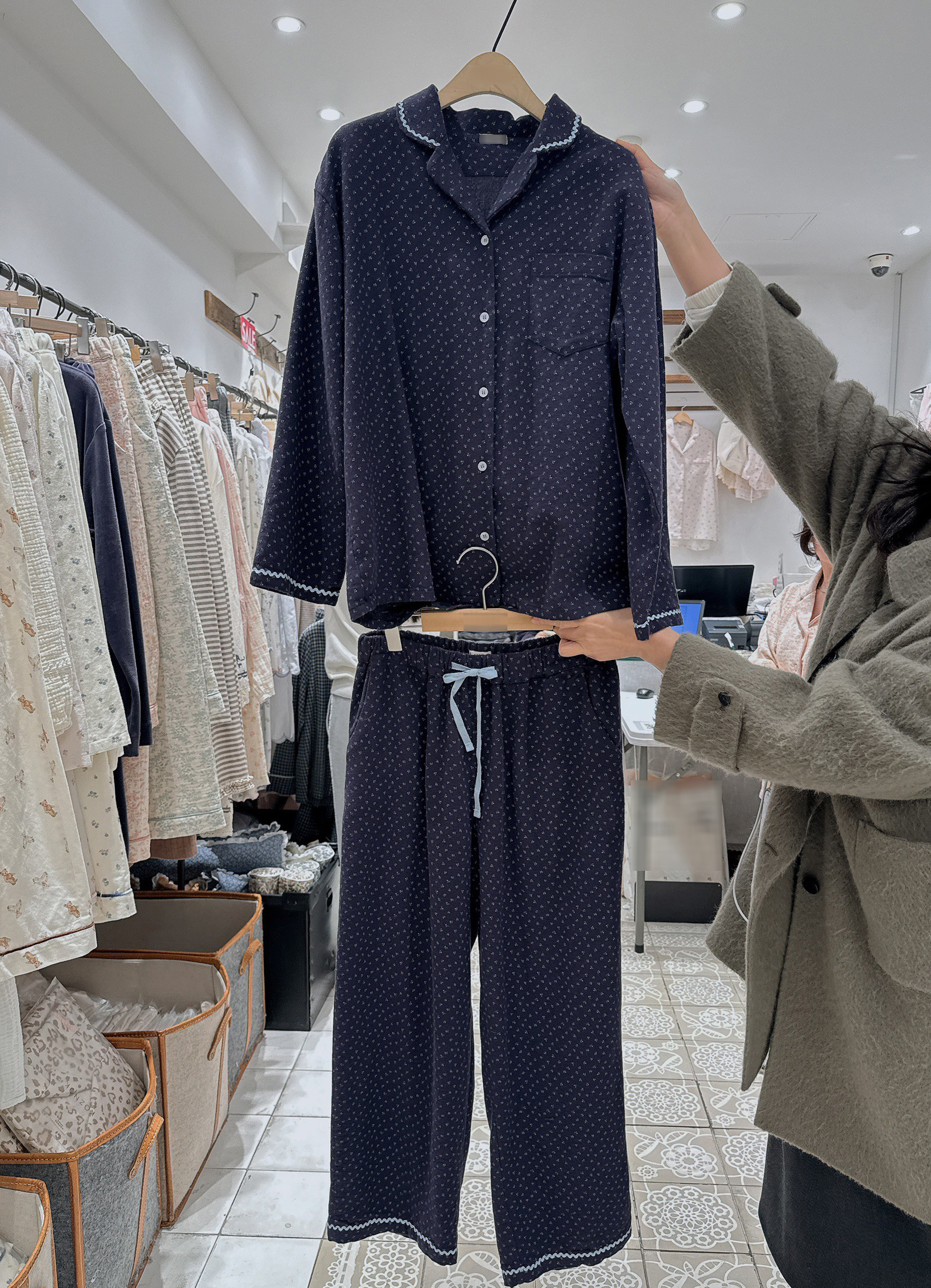 B91.小花磨毛睡衣組(上衣+長褲)