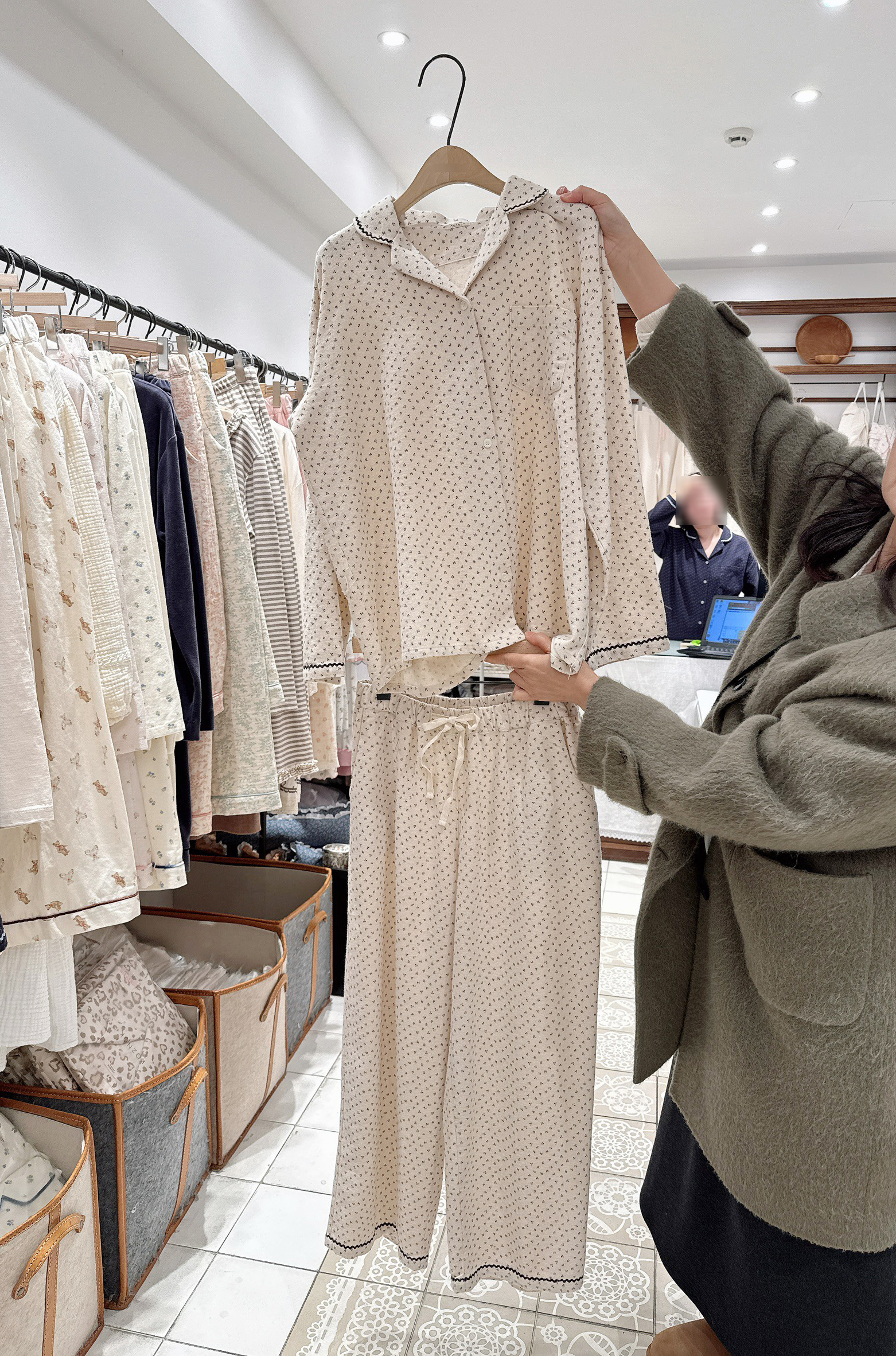 B91.小花磨毛睡衣組(上衣+長褲)