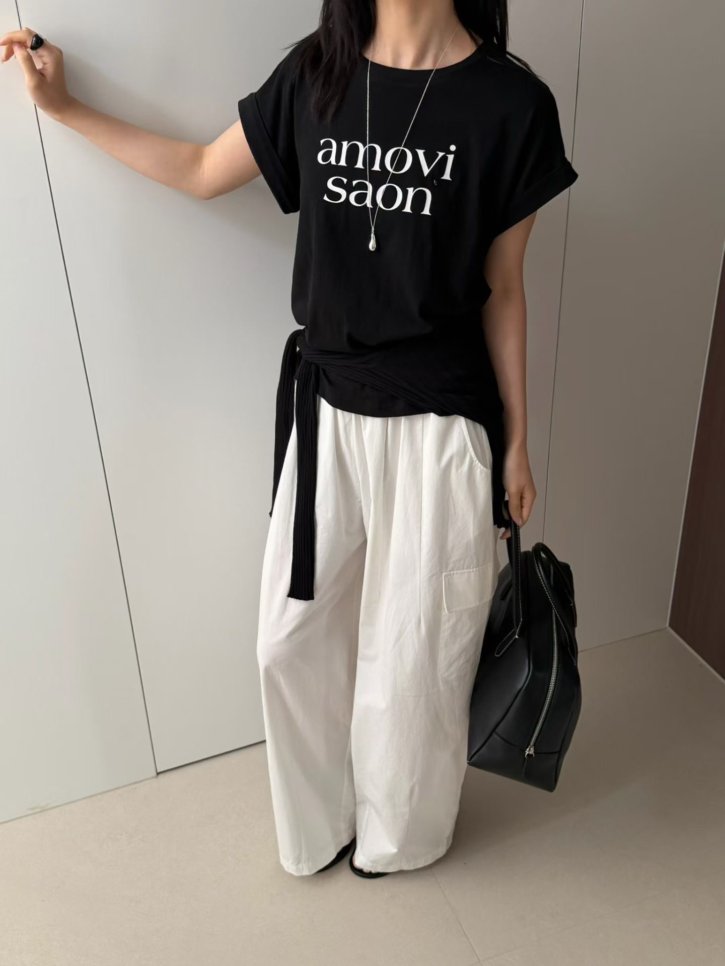 B22.VISCOSE寬鬆杏色外套+amovi夢想黑色TEE