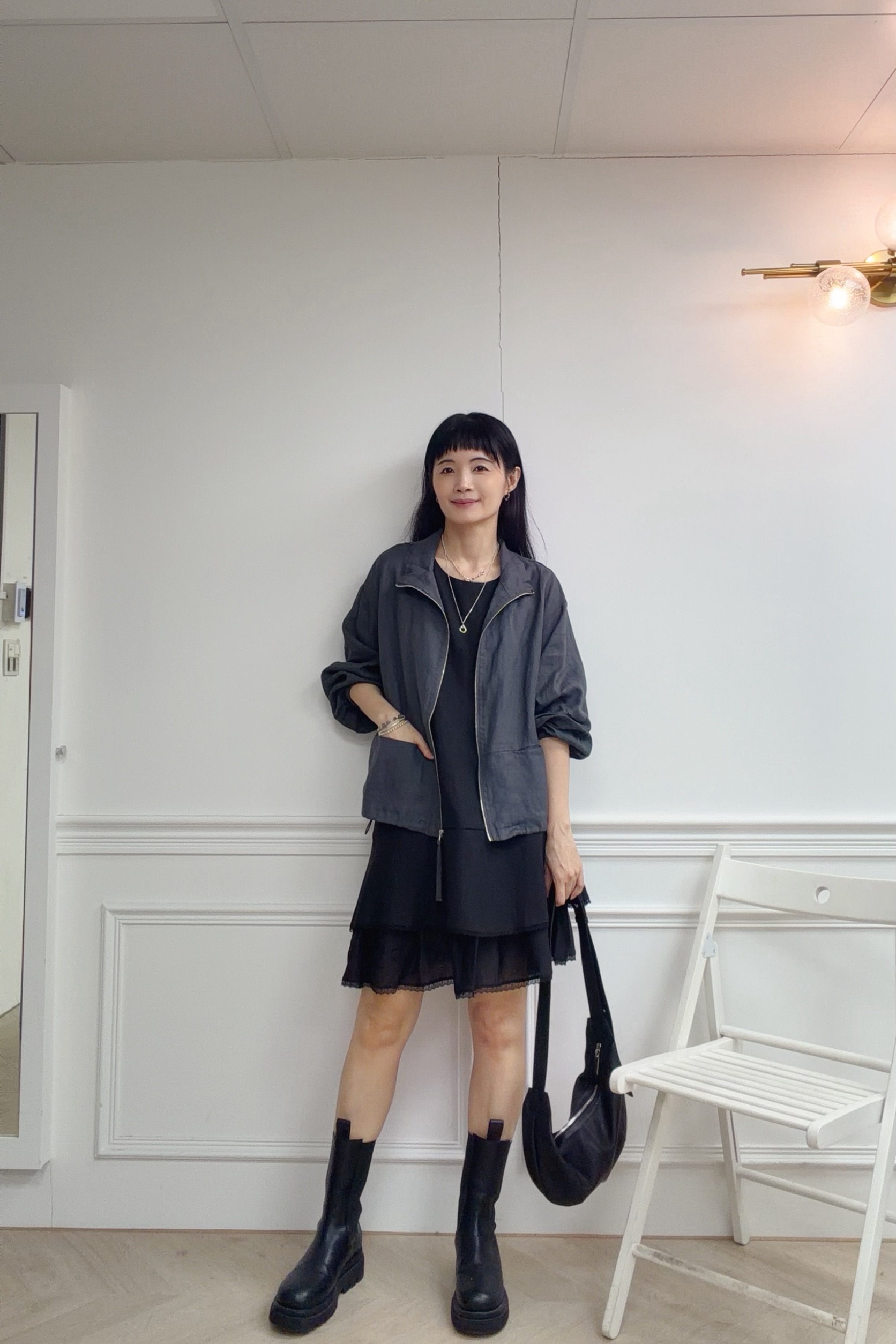 B25.淺灰坑條針織外套+甜美蛋糕層次洋裝